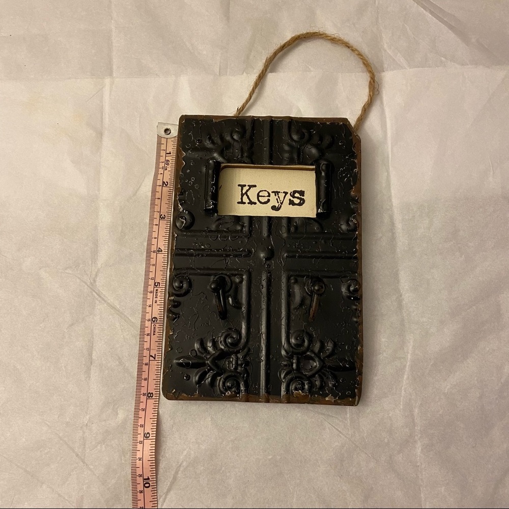 Wall Keys Holder Decor Rustic Metal 8inx5in